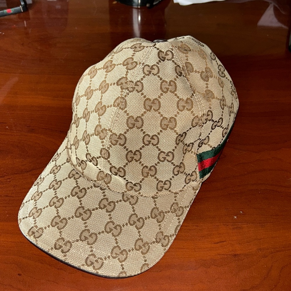 Authentic Gucci original GG canvas baseball hat with web